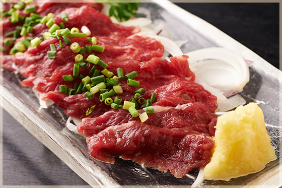 まぐろほほ肉ステーキ丼